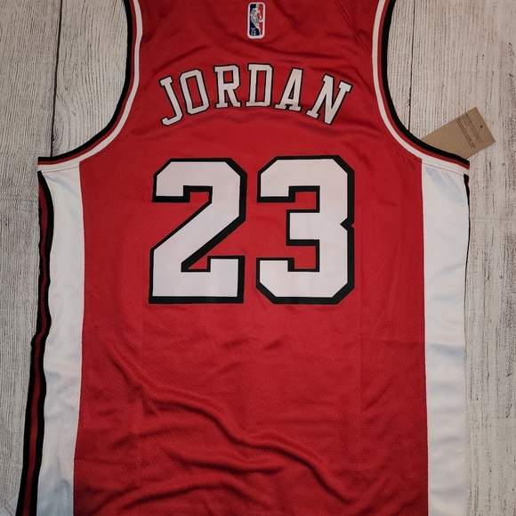 Bulls Jordan Jersey - Picture 4 of 4
